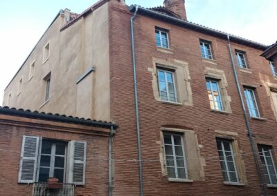 Rénovation traditionnelle d’un monument historique Toulousain – Façade Renaissance.